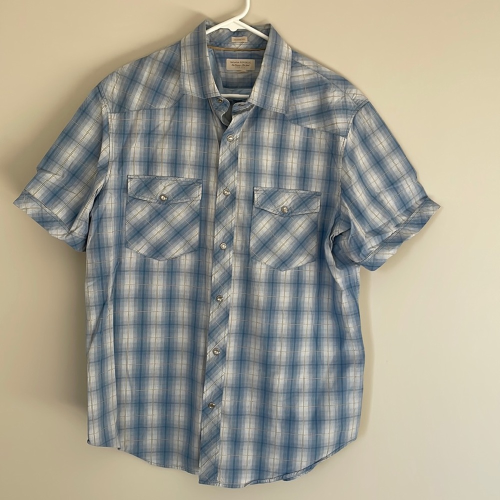 Banana republic classic fit snap front shirt, size extra large